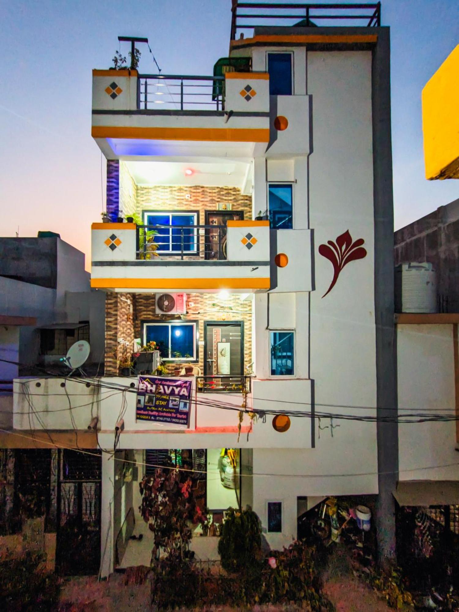 Bhavya Homestay Garudeshwar Ngoại thất bức ảnh