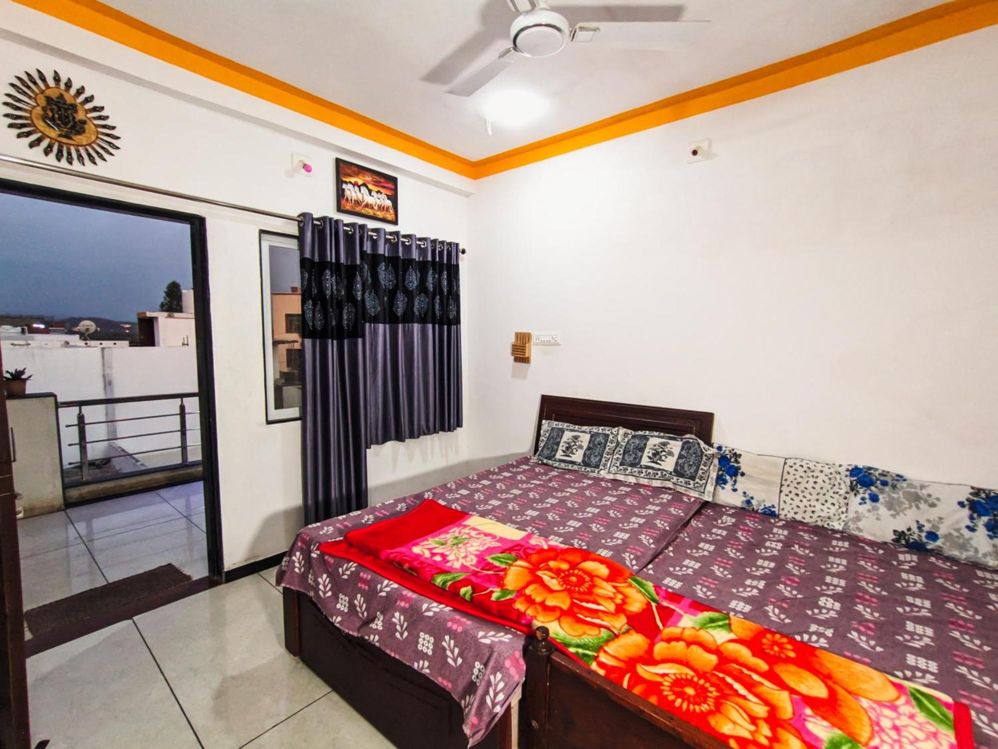 Bhavya Homestay Garudeshwar Ngoại thất bức ảnh