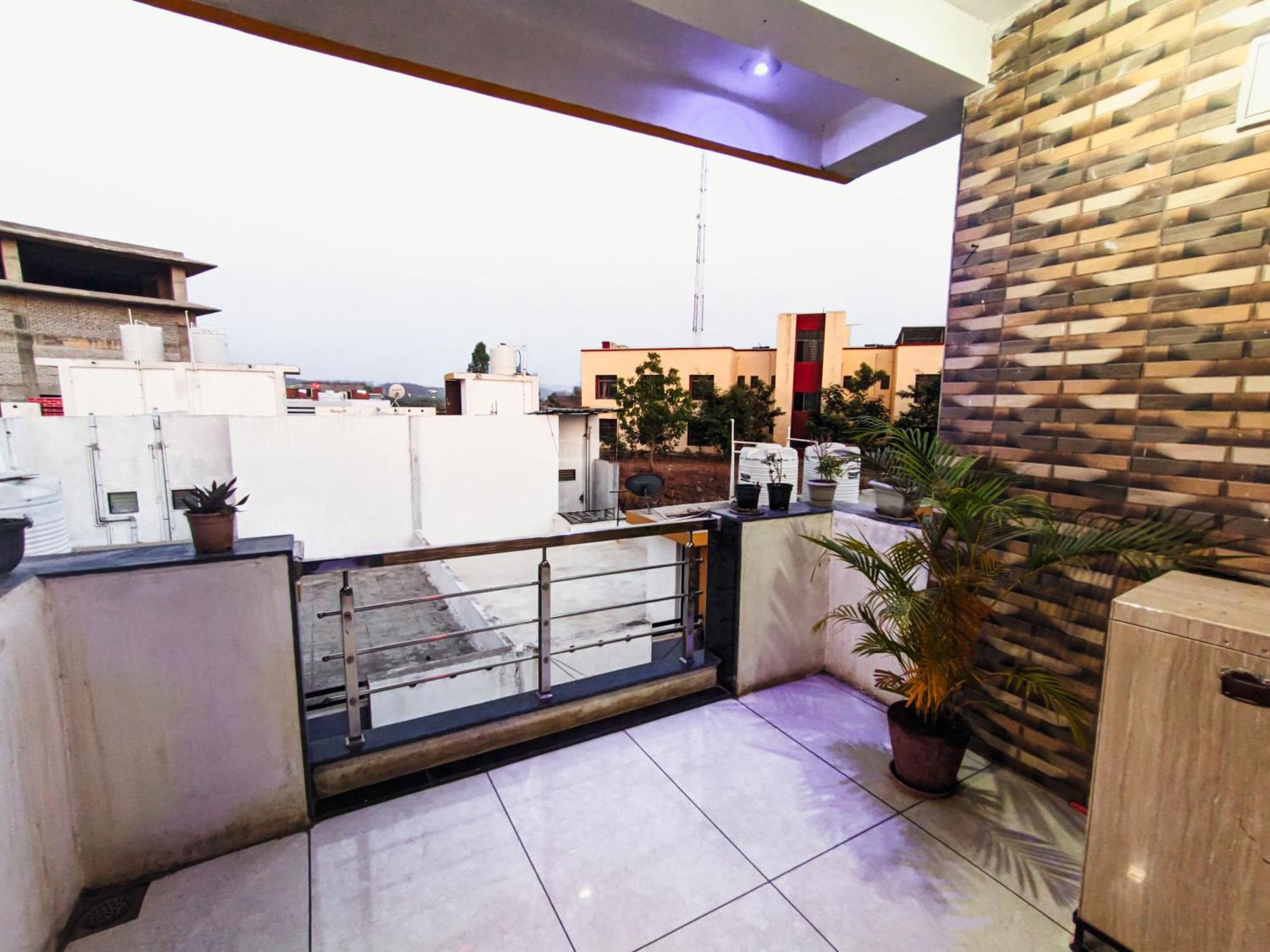 Bhavya Homestay Garudeshwar Ngoại thất bức ảnh